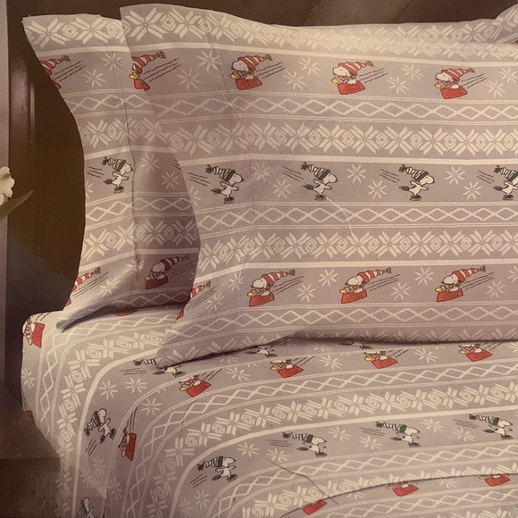 Peanuts Snoopy Woodstock Christmas Santa Fair isle sheet set - Queen NEW - Picture 1 of 4